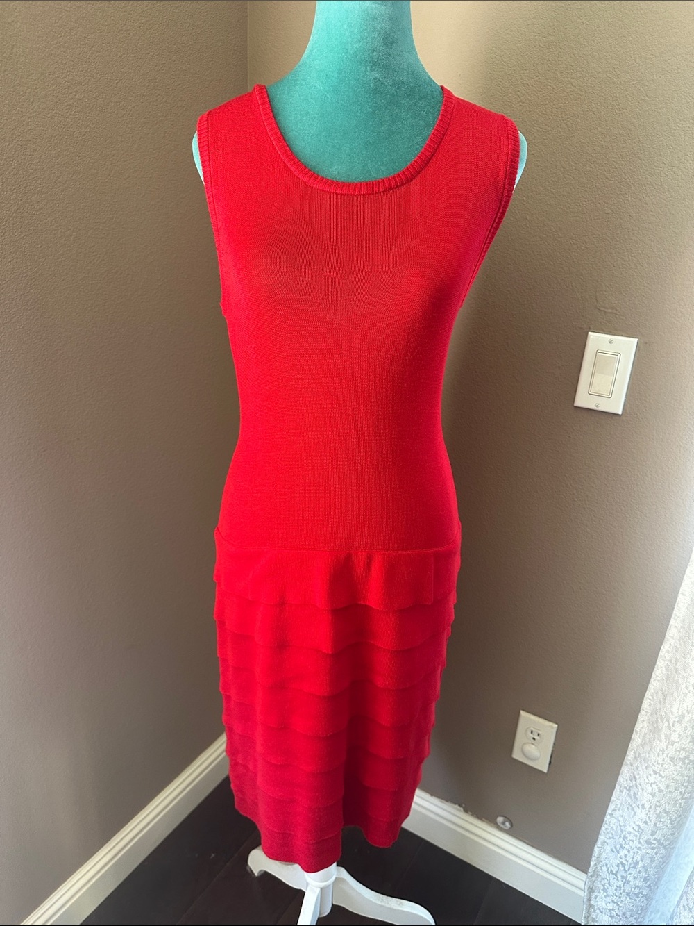 Calvin Klein Red Sleeveless Tiered Knit Midi Dress